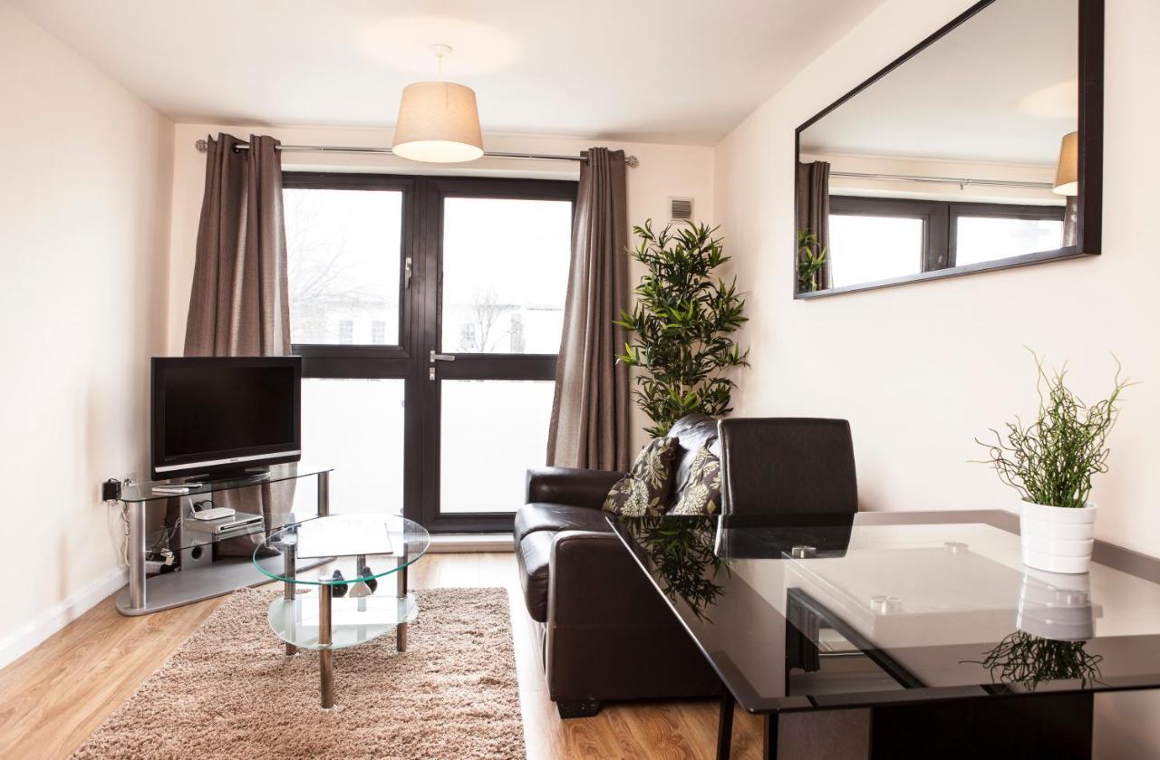 Millennium Plaza By Swa Apartment เชลเทนแฮม ภายนอก รูปภาพ